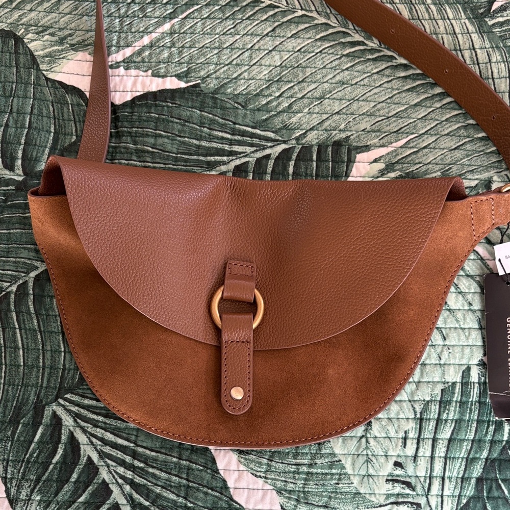 NWT Banana Republic Tan Leather  & Suede Crossbody. Stagecoach/Coachella ready!